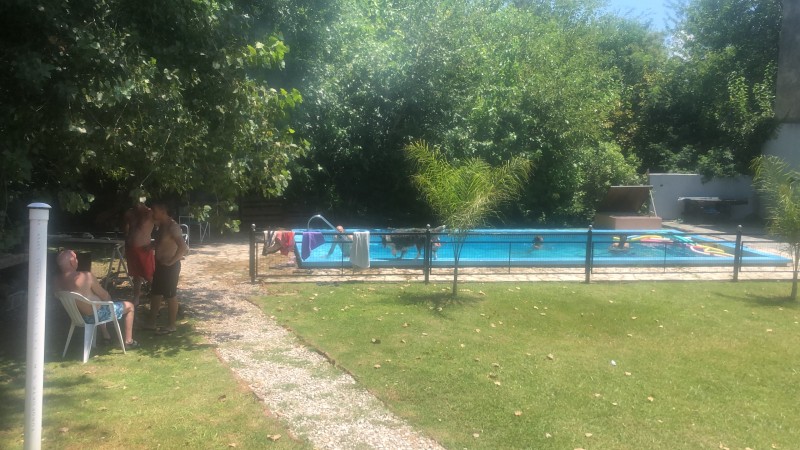 HERMOSO CHALET CON PARQUE Y PISCINA