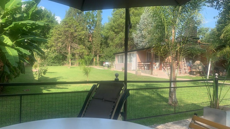 HERMOSO CHALET CON PARQUE Y PISCINA