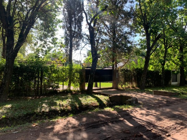 HERMOSO CHALET CON PARQUE Y PISCINA