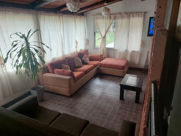HERMOSO CHALET CON PARQUE Y PISCINA