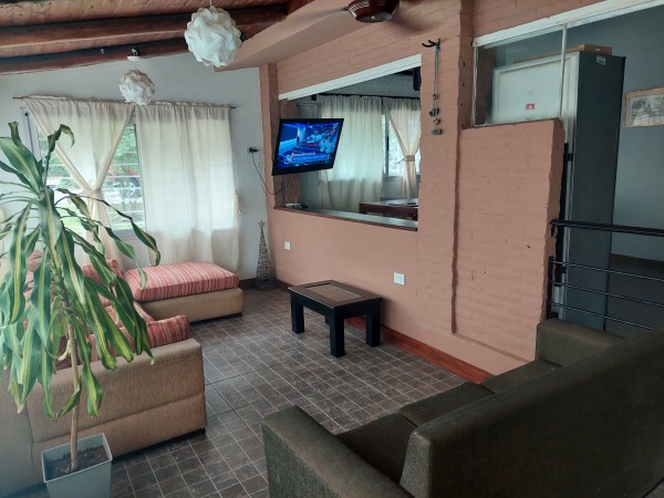 HERMOSO CHALET CON PARQUE Y PISCINA