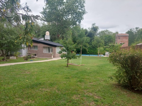 HERMOSO CHALET CON PARQUE Y PISCINA