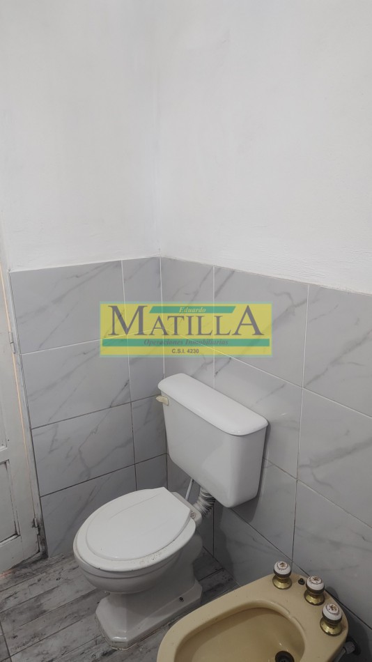 ALQUILER permanente en capilla del monte, 2 ambientes , con hermosa terraza y jardin 