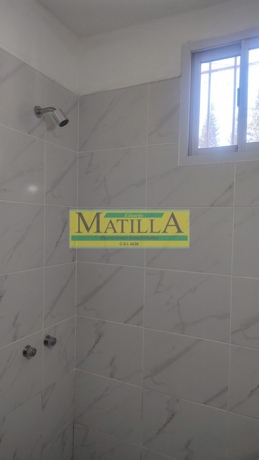 ALQUILER permanente en capilla del monte, 2 ambientes , con hermosa terraza y jardin 