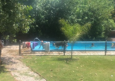 HERMOSO CHALET CON PARQUE Y PISCINA